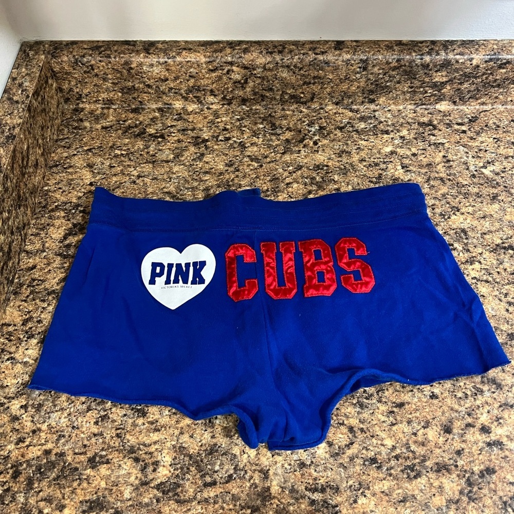 VS pink mlb Chicago cubs shorts